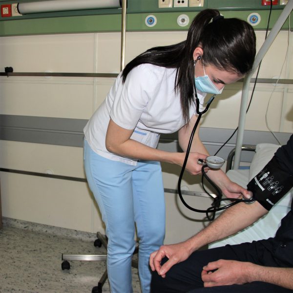 Maleno hvala za velike medicinske sestre – Sveučilišna klinička bolnica Mostar